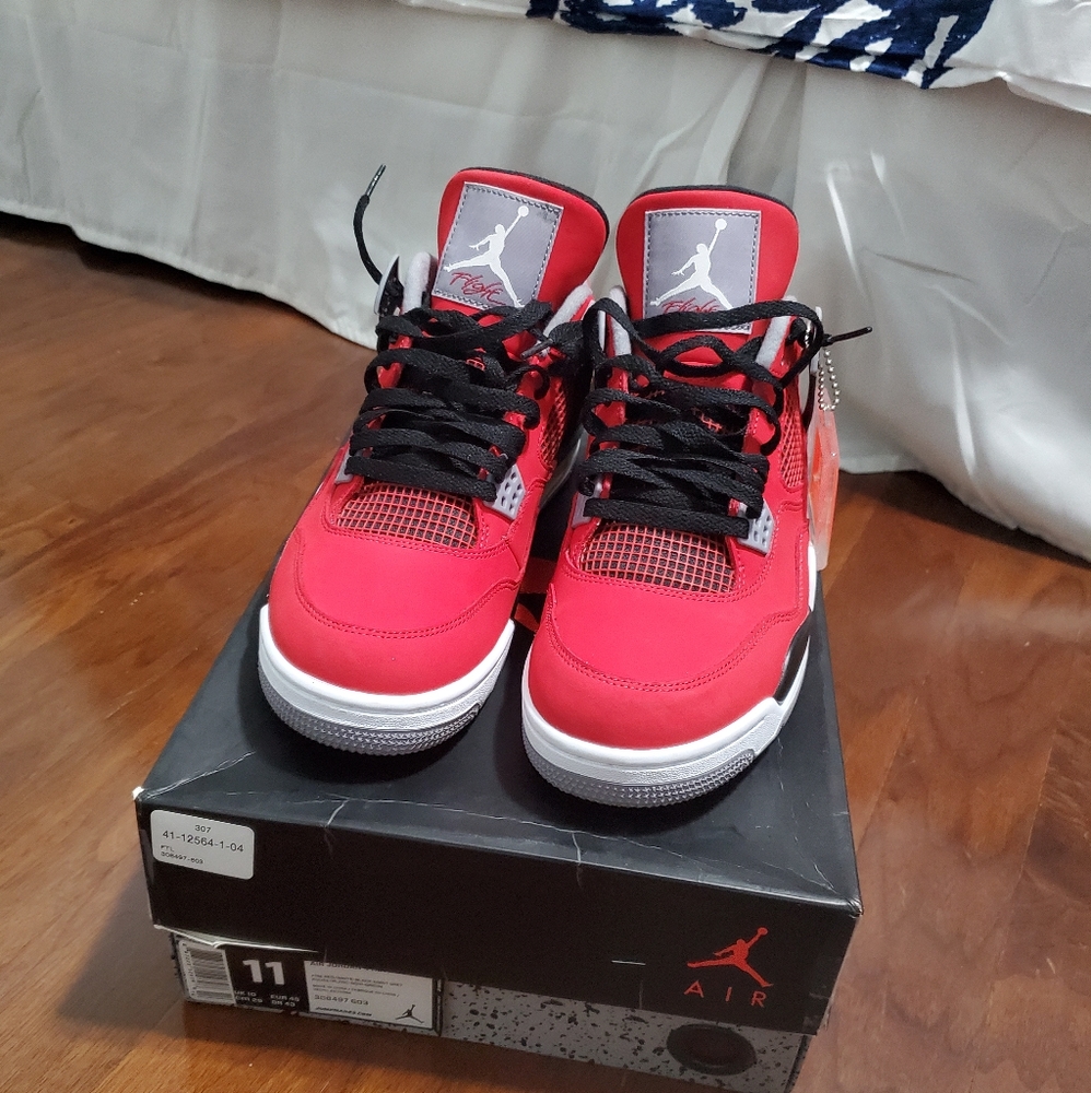 Retro 4 Toro Bravo Jordans